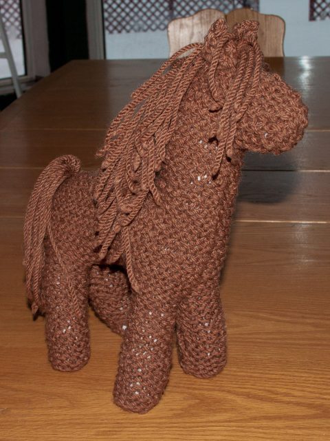 little brown knit horse (garter stitch)